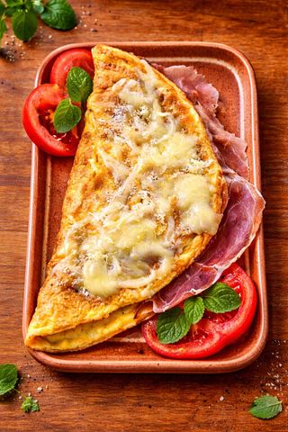 Omlet pršut sir