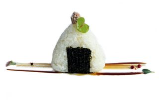 101. Onigiri sake cotto - 1 pezzo