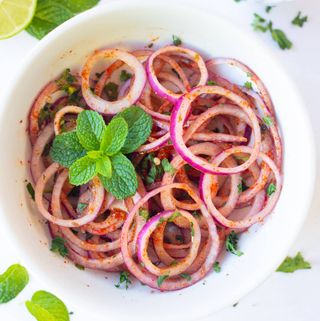 Onion salad