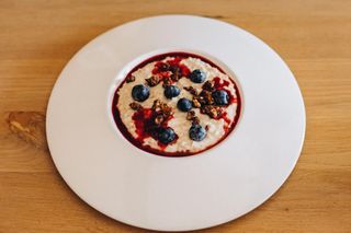 Ovsena kasa sa vocem 330g