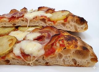 Pancetta, patate e provola affumicata alla pala
