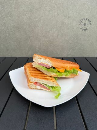 Панини с курицей размер «L» (242г)