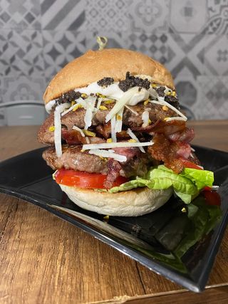 Panino componibile con doppio burger di scottona