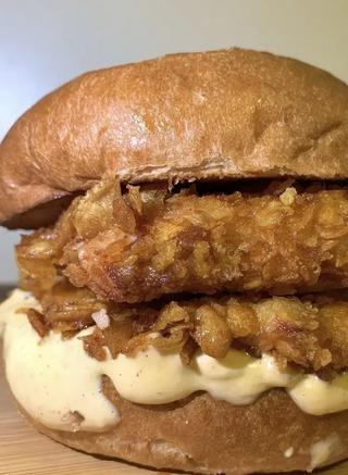 Panino componibile con hamburger di pollo