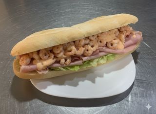 Gamberetti, prosciutto cotto, insalata e salsa rosa - medio