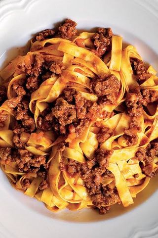 Pappardelle alla bolognese