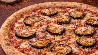 Pizza tonda  parmigiana