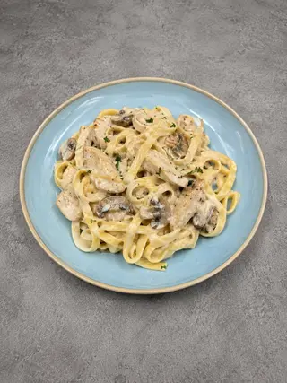 Pasta s piletinom i šampinjonima 400 g.