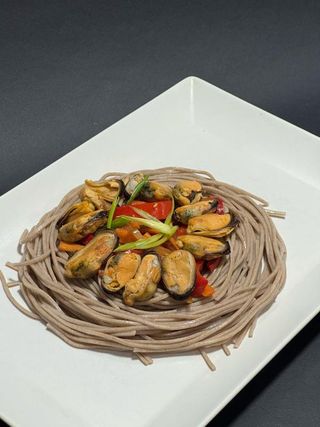 Pasta with mussel meat
