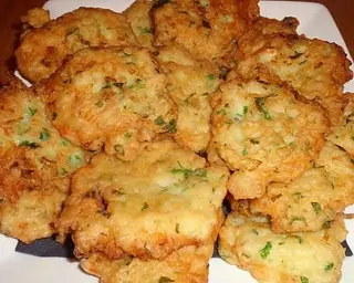 Pataniscas de Bacalhau com Arroz de Feijão (Cabaz Alfaia)