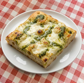 Focaccia pesto con stracchino