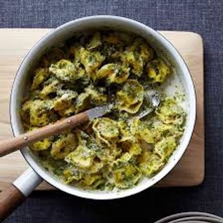 Pesto tortellini di carne