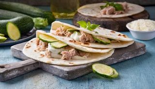 Piadina tonno, emmenthal e capperi