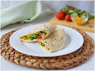 Piadina tonno, pomodoro e rucola