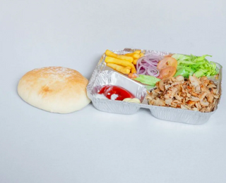Piatto kebab con pane