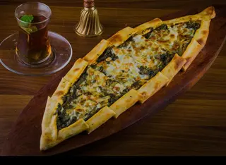 Pide spinaci e uova