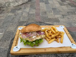 Pileće grudi u lepinji