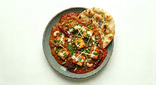 Piselli, formaggio e spezie con pane