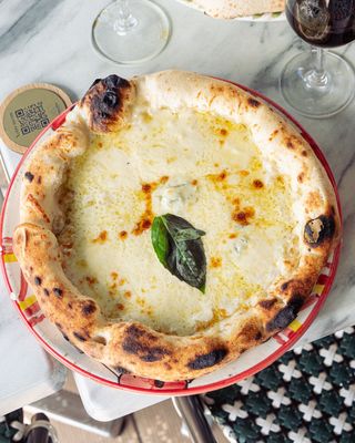 Pizza 4 Formaggi