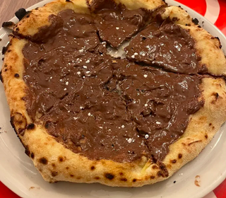 Pizza Nutella e zucchero a velo
