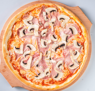Pizza de Presunto e Cogumelos
