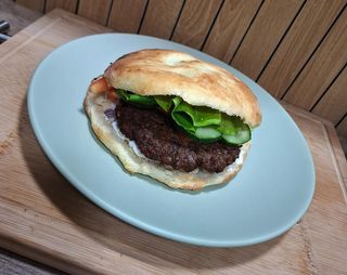 Pljeskavica u domaćoj lepinji