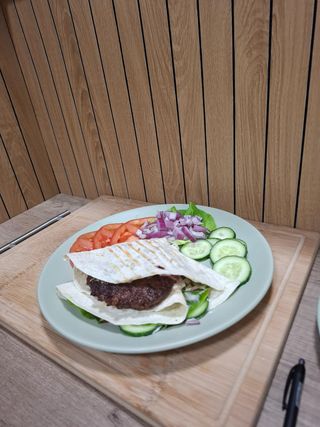 Pljeskavica u tortilji