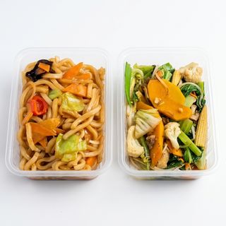Fried Noodles and Mixed Vegetable