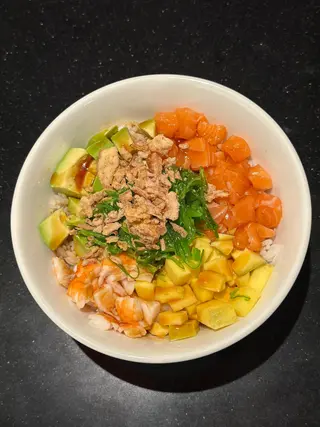 Poke salmon style