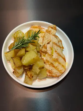 Pollo alla griglia con patate al forno