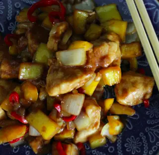 42 Pollo con peperoni e cipolla - piccante