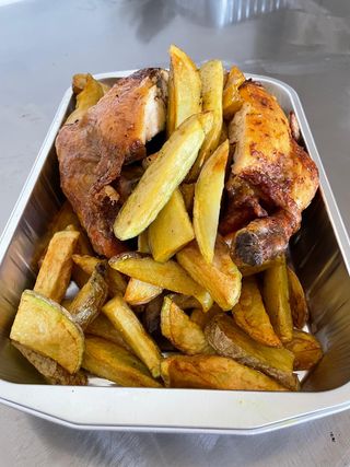 Pollo intero e patate