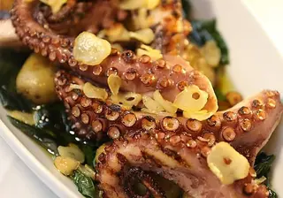 Polvo à Lagareiro com Batatinha a Murro e Legumes