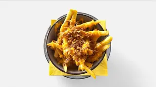 Pomfrit sa cheddar sirom i hrskavim lukom 200g