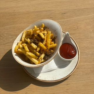 Pomfrit sa tartufima i kečapom 210g