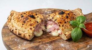 Calzone prosciutto cotto e mozzarella