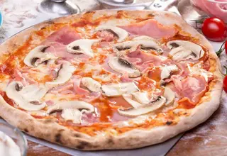 Prosciutto e funghi