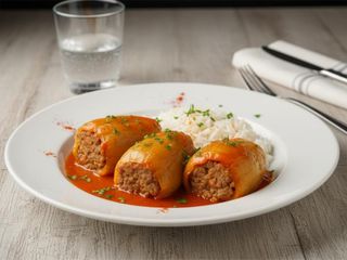 Punjene paprike sa svinjskim mesom