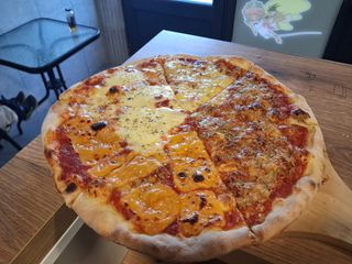 Pizza Quattro Formaggi