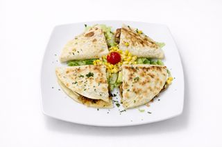 Quesadillas Grandes De Gambitas Con Chipotle