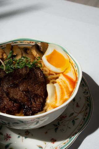 Рамен с говядиной (400г)