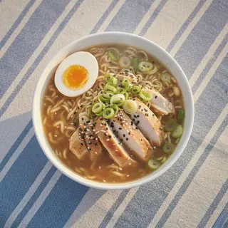 Рамен с курицей (580г)