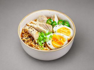 Рамен с курицей (450г)