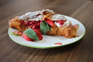 Raspberry & Ricotta Croissant
