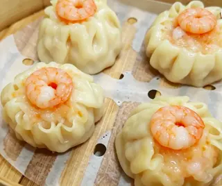 Ravioli con gamberi al vapore 4 pezzi