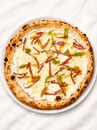 Ricotta, fiori di zucca e salame