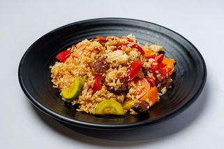 Рис с овощами и говядиной (350г)