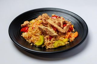 Рис с овощами и курицей (350г)