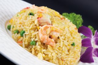 Riso con frutti di mare misti