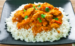 Riso con pollo alla thailandese